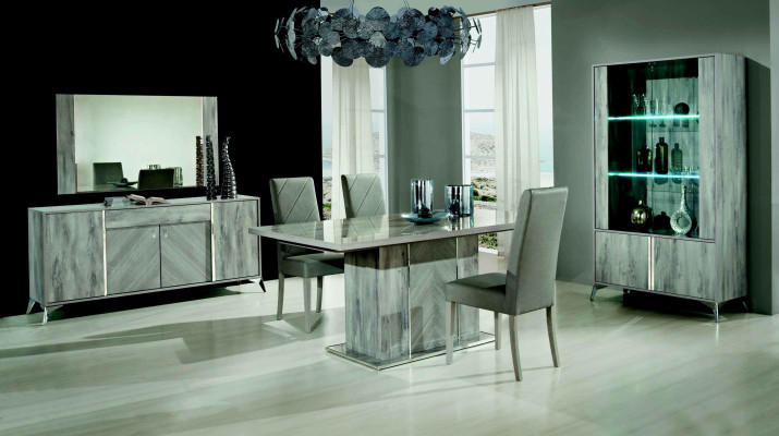Set of 4 modern wooden dining chairs