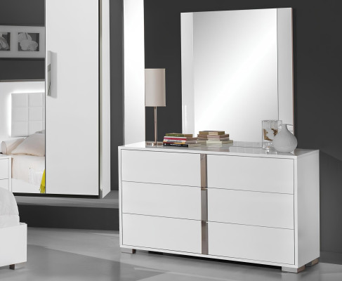 Bedroom furniture set with bed, nightstand, wardrobe, chest of drawers and mirror, 6 new pieces
