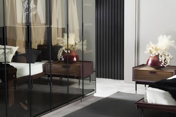 Perfect display set for the bedroom, with bed and nightstands, 4 pieces