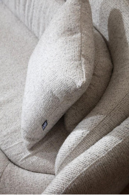 220 cm three-seater sofa with padding