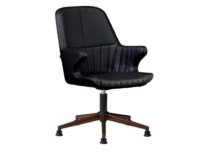 Swivel office chair in leather for computer and conferences