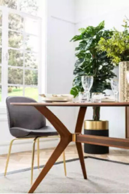 An incomparable chair made of high-quality material and stainless steel for the dining room.