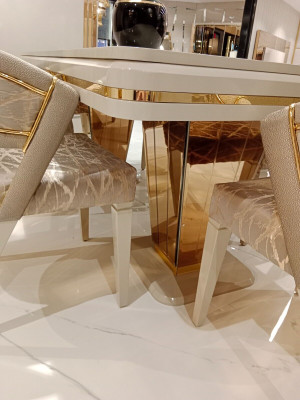 Luxurious 6x chairs Clear lines and elegance Complement to any interior