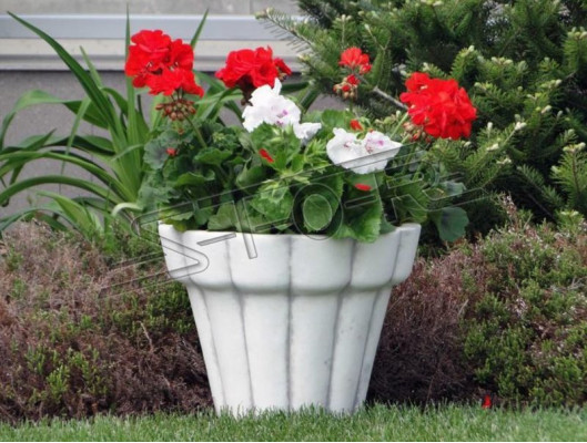 Flower basket, figures, flower vase, container, statue, garden, terrace, decoration