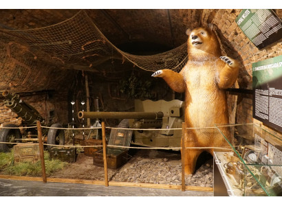 Designer figurine statue modern figures decoration bear garden sculpture sculptures
