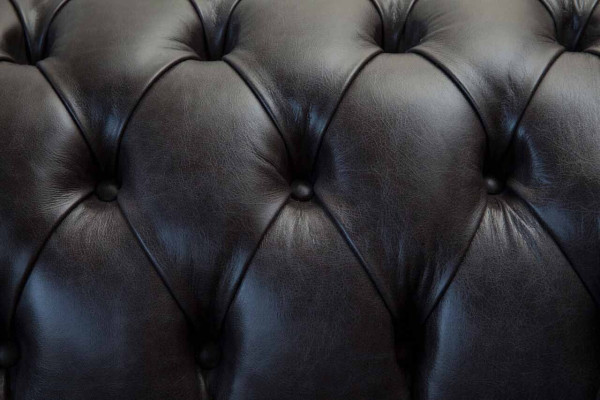 Chesterfield Design Luxury Upholstered Sofa Modern Couch Leather Seating Leather Sofa
