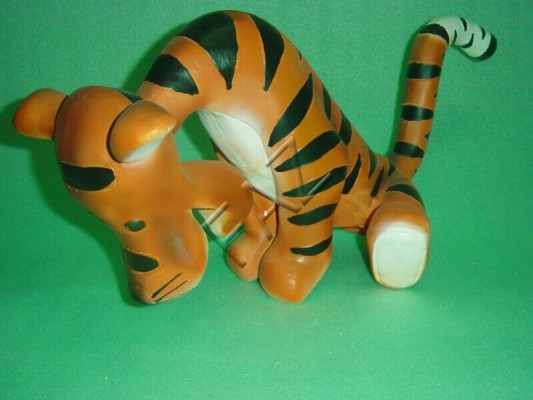 Design Tigger figurine statue sculpture figurines sculptures decoration decor new c430