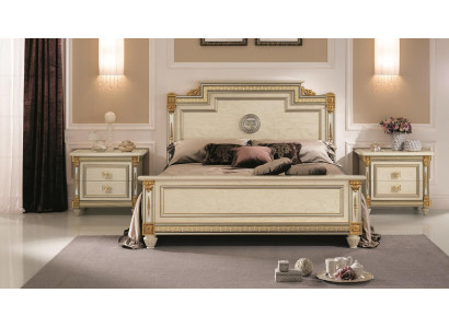 Bed + 2x Nightstands 3-piece Bedroom Set Designer Luxury Bedroom Baroque