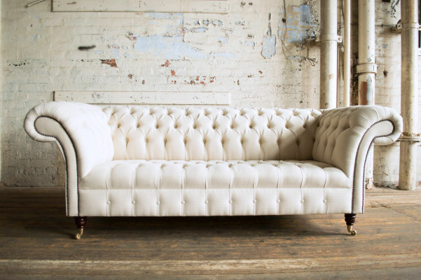 Modern beige Chesterfield 3-seater sofa living room couch