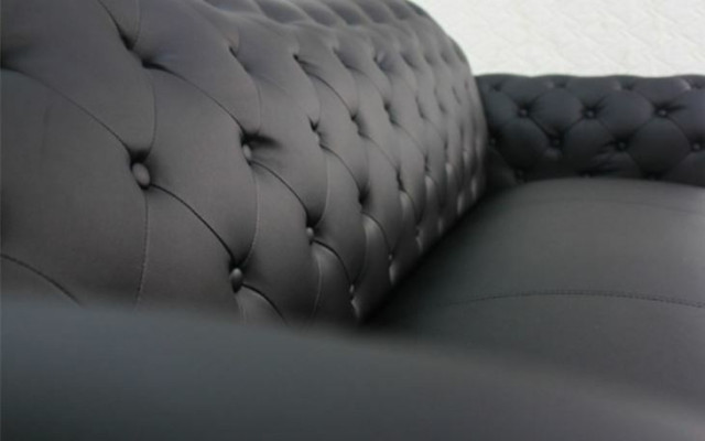 Black Chesterfield Sofa Modern Three-Seater Stylish 3-Seater
