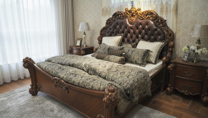 Classic bed baroque rococo chesterfield style double leather hotel antique