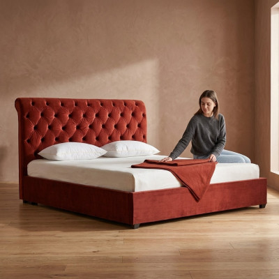 Royal red bedroom Chesterfield double bed upholstered luxury design.