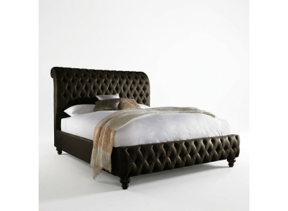 Large Chesterfield Luxury Designer Double Bed Bedroom Beds