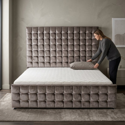 Luxury bedroom bed upholstery design luxury double hotel beds Chesterfield