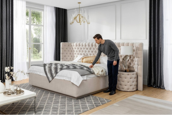 Chesterfield Hotel Double Upholstered Leather Bed Luxury Bedroom Beds
