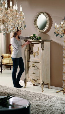 Chic sideboard cabinet Italian furniture Baroque style living room