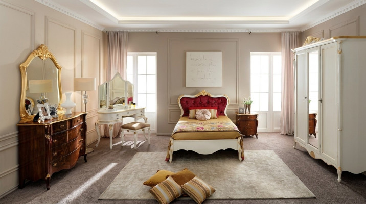 Italian furniture design luxury bed Swarovski crystal stones Baroque style beds