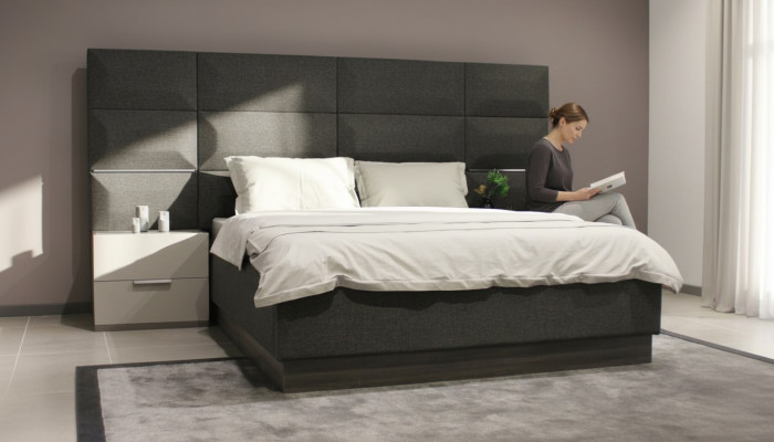 Luxury bedroom set designer bed with 2 nightstands, completely new 3 pieces.