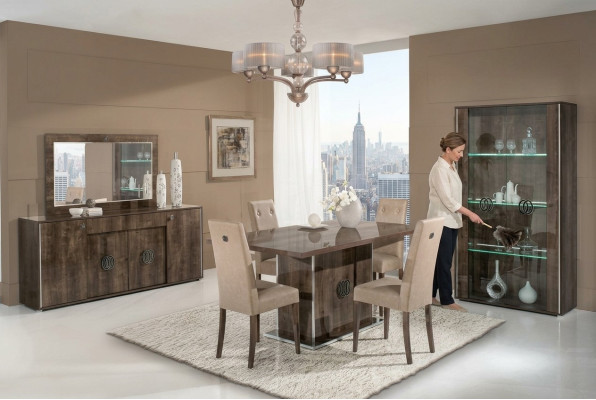 Dining room furniture set with table, chairs, chest of drawers, mirror and display cabinet of 8 pieces