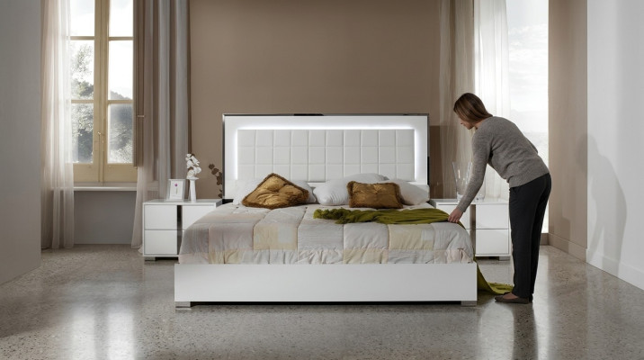 Wooden bed with modern nightstands 3 pieces