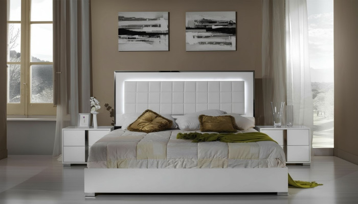 Wooden bed with modern nightstands 3 pieces