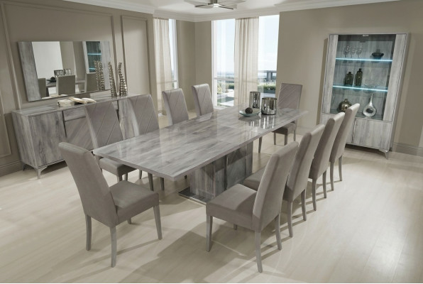 Set of 8 dining chairs
