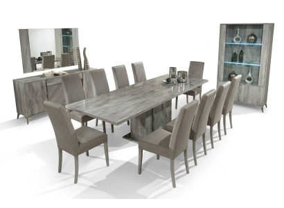 Set of 8 dining chairs