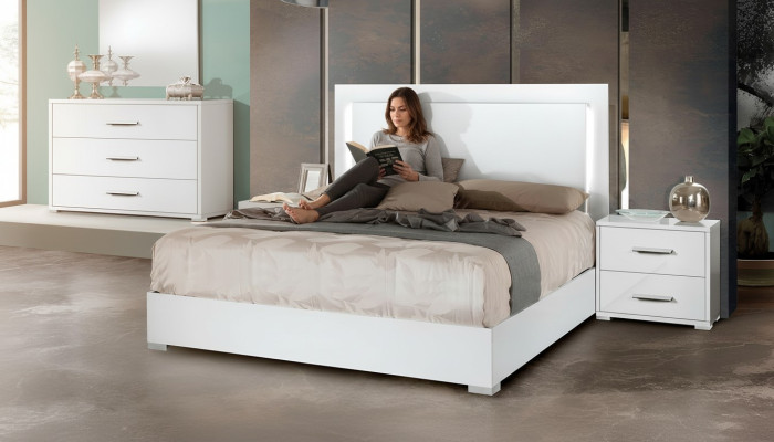 Luxury bed for bedroom with upholstered structure luxury double hotel bed white