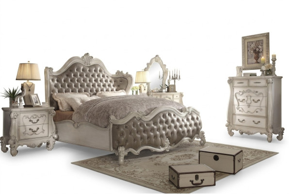 Classic bed baroque Chesterfield rococo style double hotel leather antique