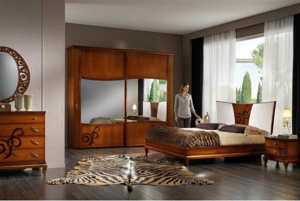 Luxury 3-piece set. Bedroom bed bedside tables double wooden bed frame new