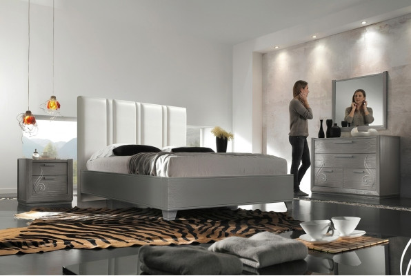 Luxury Set Bedroom Bed Nightstand Dresser Mirror Group Ensemble New 5-piece.