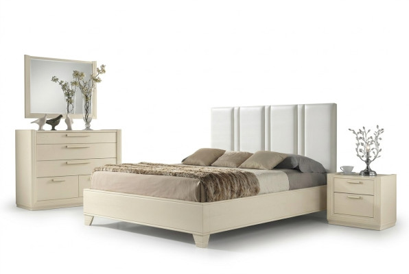 Bedroom set: bed, nightstand, dresser, mirror, luxury wood design, 5-piece set.