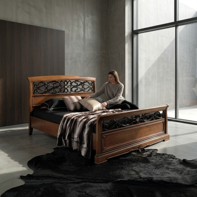 Exclusive bed design for luxury bedroom Vaccari furniture