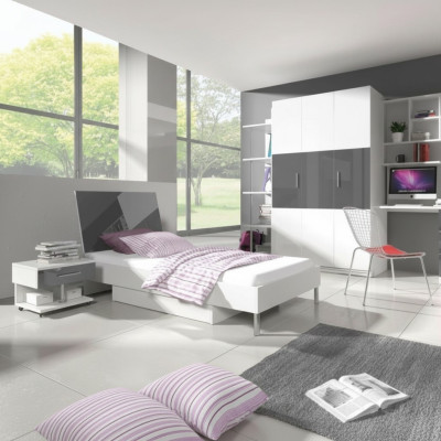 Bed + Nightstand - Children's/Bedroom Furniture 2-piece Bed Set