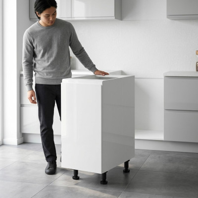 Glossy kitchen cabinet