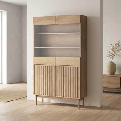 Puinen display cabinet with glass doors