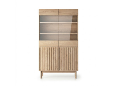 Puinen display cabinet with glass doors
