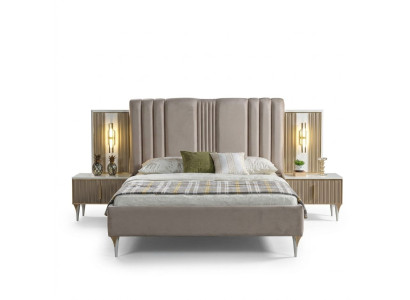 Elegant 3-piece furniture set with bed and nightstands