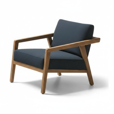Elegant and minimalist armchair. Comfortable. Modern.
